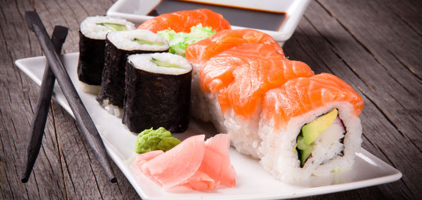 Sushi Không như món sushi truyền thống được cuốn từ cơm, cá của Nhật Bản, món sushi đặc biệt này được làm từ bánh mỳ, sợi dừa, kem, kẹo…