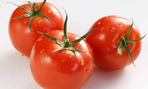 Cà chua sẽ phát huy tác dụng hơn hẳn sau khi được nấu chín vì chất phytochemical lycopene sẽ tập trung hơn. Chất này có tác dụng trong việc chống lại ánh nắng mặt trời.