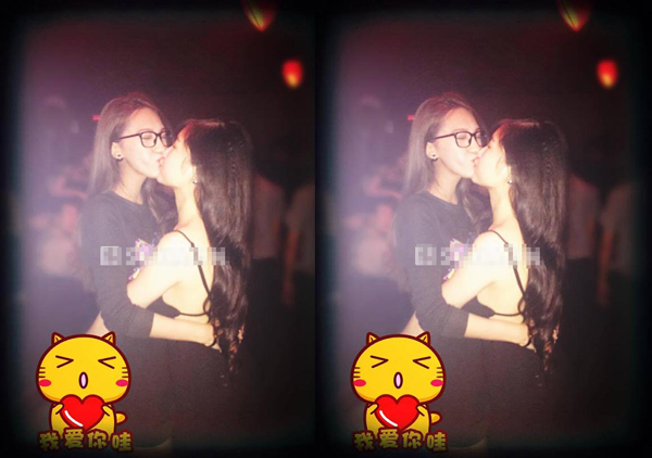 Nụ hôn đồng giới của Hương Tràm.