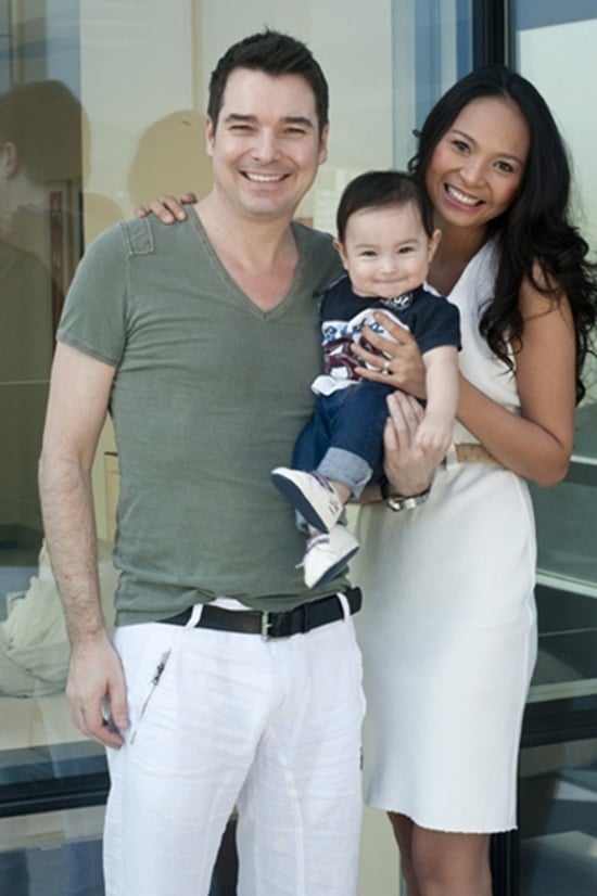 Cựu người mẫu Kim Hồng cũng đang hạnh phúc bên tổ ấm nhỏ của mình với ông xã Paul Langewe – doanh nhân người Hà Lan và cậu con trai kháu khỉnh.