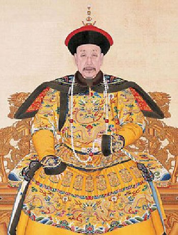 Tử Cấm Thành là nơi ở của 24 vị hoàng đế, gồm 14 hoàng đế triều Minh và 10 hoàng đế triều Thanh từ năm 1420 – 1912. Trong ảnh là chân dung Hoàng đế Càn Long.