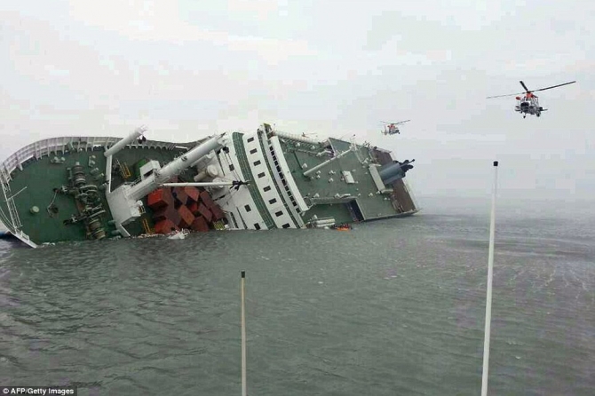 Báo cáo cho hay con tàu lật và chìm chỉ trong vòng khoảng 2 tiếng đồng hồ. Giới truyền thông gọi tai nạn là 'Thảm họa Titanic' của người Hàn Quốc.