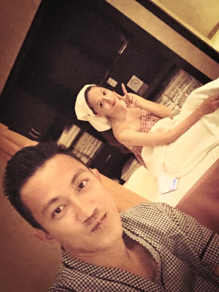 Hương Giang Idol và bạn trai Criss Lai có những giây phút thư giãn thoải mái khi cùng nhau đi spa chăm sóc da mặt.