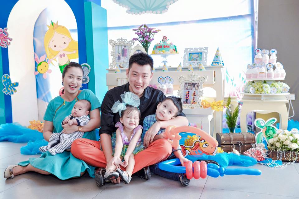 Ốc Thanh Vân mới sinh đứa con thứ ba với doanh nhân Minh Trí cách đây vài tháng.