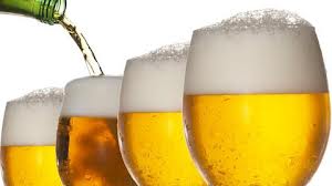 Người mắc bệnh gout: Các nhà khoa học đã tìm hiểu mối liên quan giữa việc uống bia, rượu mạnh và rượu vang với nồng độ axit uric trong máu cho thấy nồng độ axit uric trong máu ở những người thường xuyên uống bia là lớn nhất.