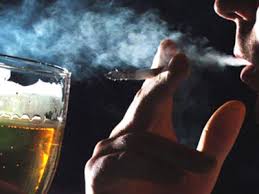 Không hút thuốc lá trong khi đang uống bia bởi nó làm cơ thể mất oxy, làm tăng khả năng bị bệnh ung thư lên 30 lần với ung thư thực quản và 10 lần đối với ung thư vòm họng.
