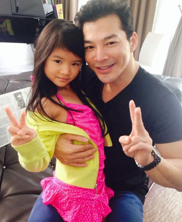 Doanh nhân, diễn viên Trần Bảo Sơn rất cưng chiều con gái nhỏ của mình. Anh luôn đáp ứng yêu cầu của Bảo Tiên.