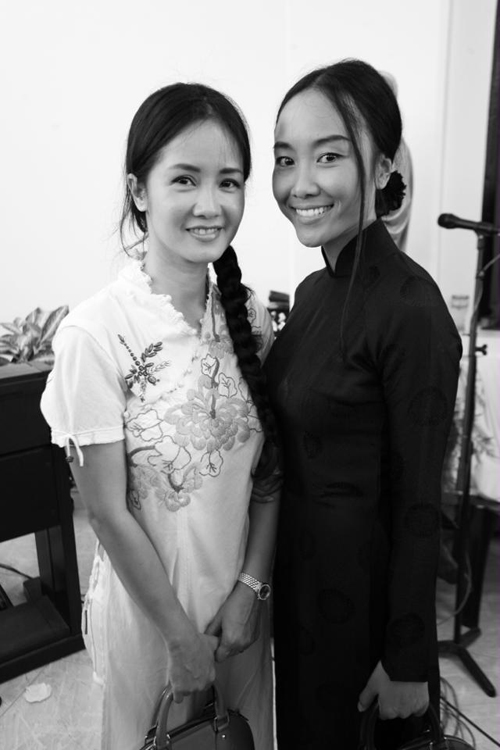 Diva Hồng Nhung và ca sĩ Đoan Trang hội ngộ khi tới buổi lễ 100 ngày mất của chồng danh ca Khánh Ly: 'Đi viếng chú. Thương cô, người ở lại'.