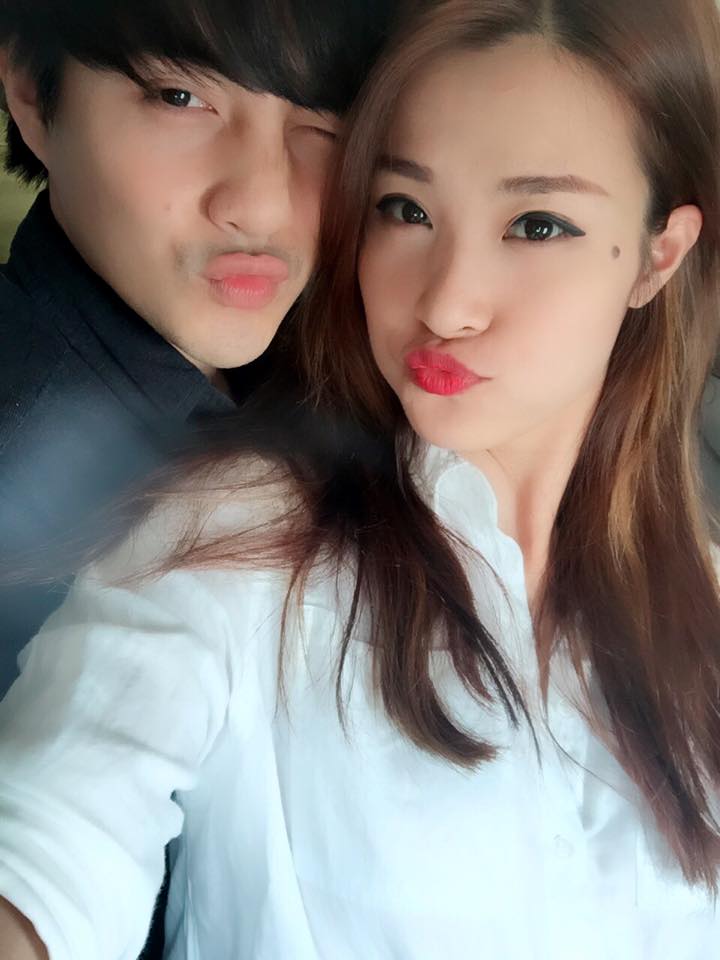Đông Nhi - Ông Cao Thắng selfie tình tứ.