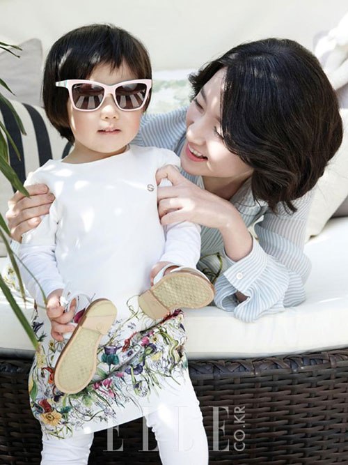 Hiện tại, hai nhóc con nhà Lee Young Ae đã được hơn 4 tuổi.