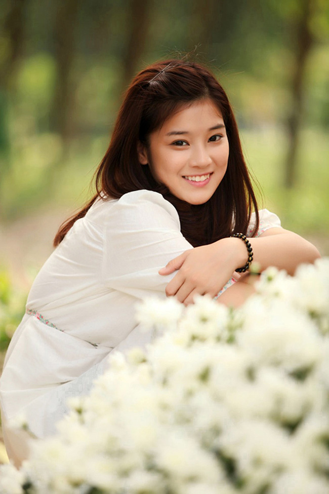 Hoàng Yến Chibi là nữ ca sĩ gốc Hà Nội, luôn được khán giả biết tới với hình ảnh trẻ trung, trong sáng.