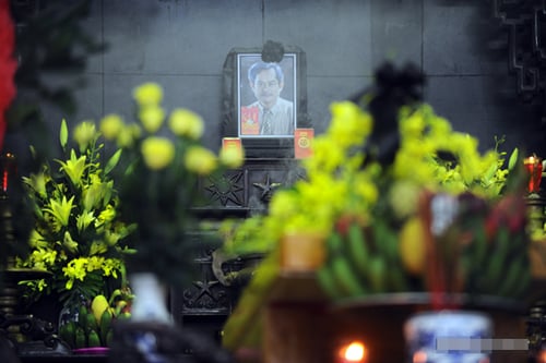 Lễ viếng của cựu Giám đốc Nhà hát Kịch Việt Nam được tổ chức tại Nhà tang lễ Bộ quốc phòng Hà Nội vào trưa 5/5.