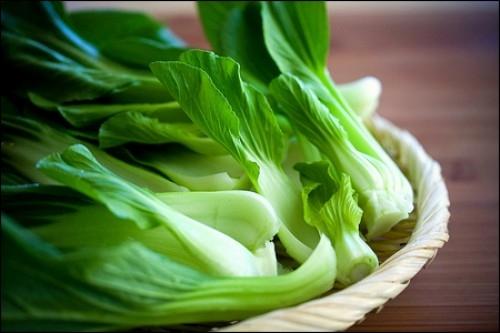 Các loại rau có lá xanh đậm - có khả năng giáng hóa homocystein với sự trợ giúp của folate, vitamin B và B6, rất tốt cho não bộ của bạn.