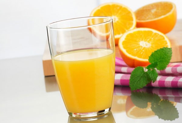 Bên cạnh đó, nghiên cứu đã chỉ ra rằng nước cam có khả năng giảm thiểu nguy cơ mắc bệnh bạch cầu ở trẻ em, cũng như hỗ trợ trong các phản ứng hóa sinh ngăn chặn ung thư vú, ung thư gan và ung thư ruột kết.