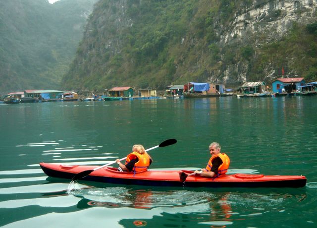 Tạp chí Travel Leisure bình chọn công bố Làng chài Cửa Vạn (Quảng Ninh) nằm trong danh sách 16 điểm đến ven biển đẹp nhất thế giới.