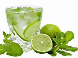 Nước chanh tươi - Thức uống này dùng để uống trong ngày. Nước chanh giúp thanh lọc cho cơ thể rất tốt, làm giảm cảm giác thèm ăn, cung cấp vitamin C dồi dào.