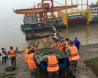 Tàu lật úp trên sông Dương Tử, hàng trăm hành khách mất tích