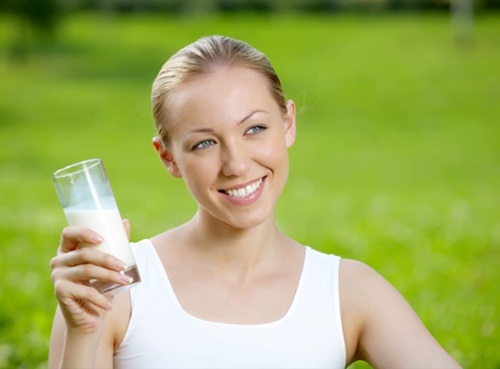 Sữa chưa tiệt trùng - Sữa và các chế phẩm của sữa nếu chưa tiệt trùng chứa vi khuẩn có hại như Salmonella, E. coli, và listeria - nguyên nhân chính gây bệnh truyền nhiễm .