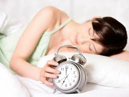 Ngủ đủ giấc - những người ngủ ít hơn 6h mỗi đêm có nguy cơ mắc bệnh tiểu đường gấp 2 lần những người khác và những người ngủ nhiều hơn 8h lại tăng gấp 3 lần.