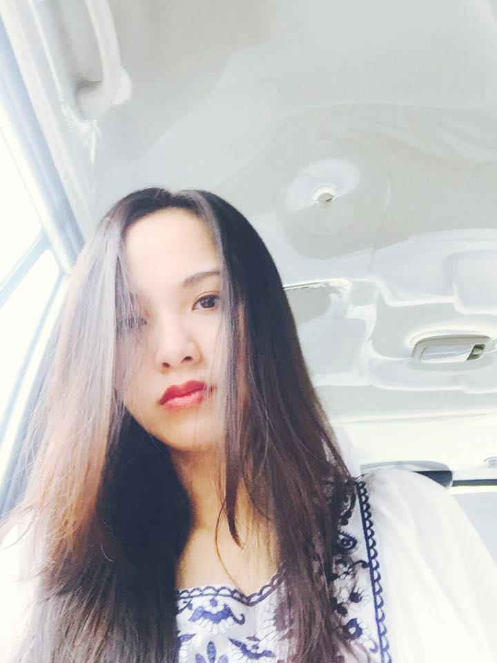 Hoa hậu Diễm Hương tóc tai rũ rượi khi đi tập kịch.