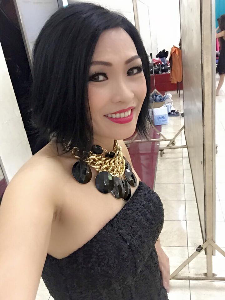 Phương Thanh điệu đà tham gia một chương trình truyền hình.