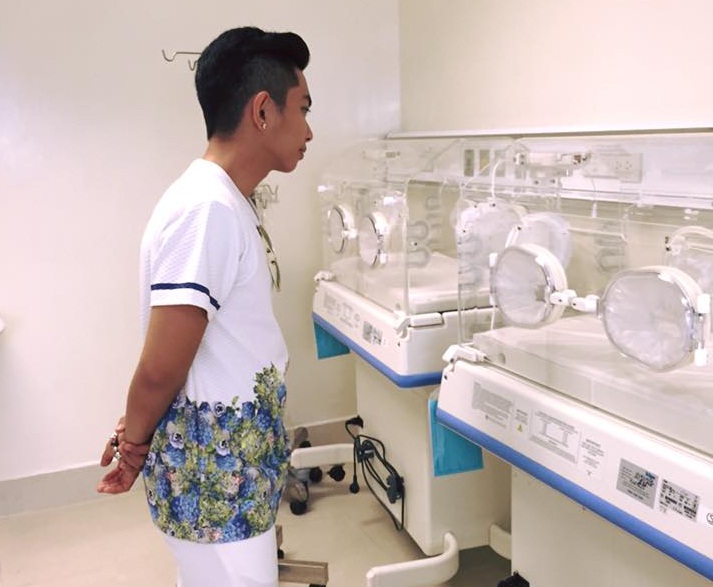 Phan Hiển thăm dò phòng khám trước khi Khánh Thi sinh con trai
