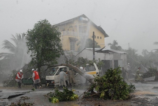 Tin bão mới nhất:Bão Kujira khiến ít nhất 12 người chết, mất tích
