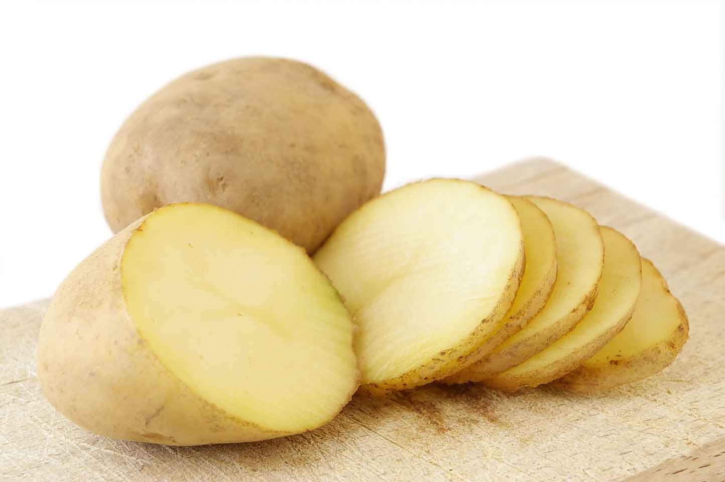 Để chống lão hoá hiệu quả bạn hãy sử dụng nước ép khoai tây thay vì khoai tây nghiền.