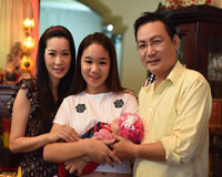 Ngắm 2 cô công chúa xinh đẹp nhà Á hậu Trịnh Kim Chi