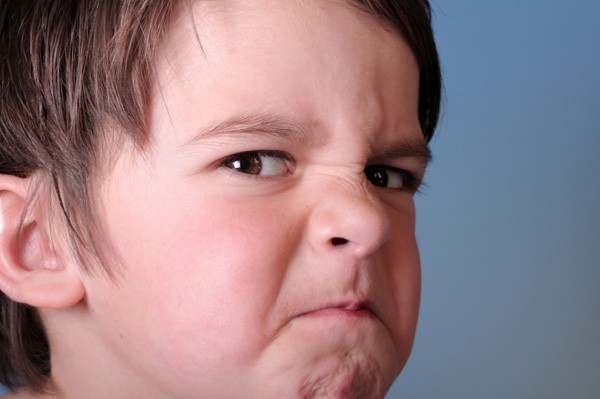 Cách hay giúp bố mẹ dạy con kiềm chế những cơn cáu giận