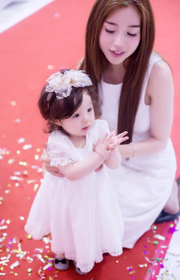 Elly Trần tổ chức sinh nhật một tuổi cho con gái Mộc Trà.