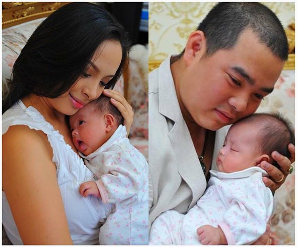 Thúy Hạnh đăng ảnh lúc bé của con gái: 'Suti lúc 2 tháng tuổi trong vòng tay thương yêu của ba mẹ'