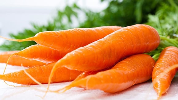 Cà rốt có tác dụng chống ung thư, tăng hệ miễn dịch, làm tinh mắt.