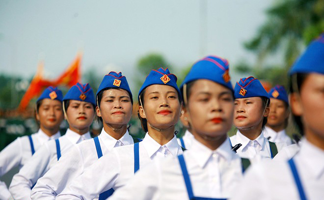 Trong đợt diễu binh lần này có 7 khối nữ chiến sĩ. Các cô gái trong hàng ngũ lực lượng dân quân tự vệ.