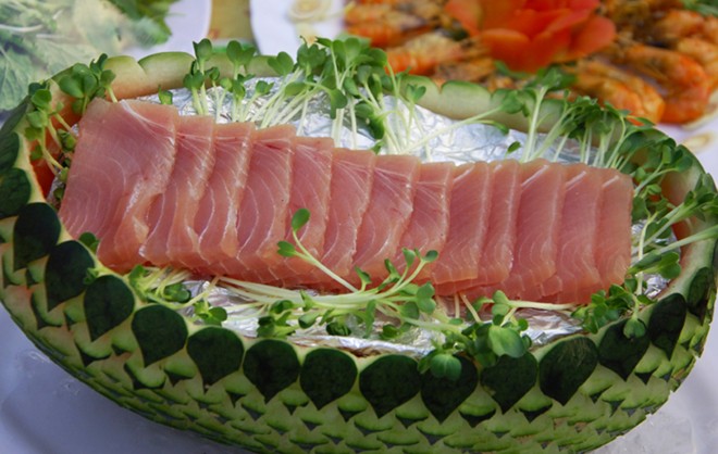 Cá tuna cũng là một lọai cá béo có lợi cho sức khỏe. Cứ mỗi 85g cá tuna sẽ có 154 IU vitamin D chiếm 39% nhu cầu vitamin D cho một ngày.
