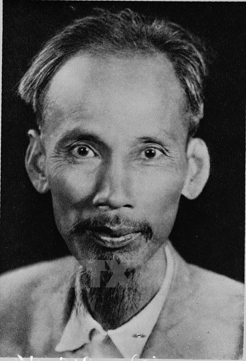 Chân dung Chủ tịch Hồ Chí Minh, năm 1945.