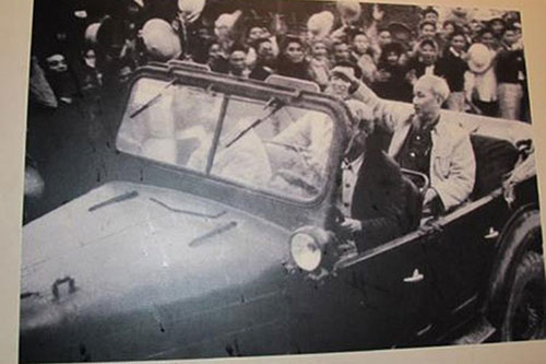 Chủ tịch Hồ Chí Minh là vị lãnh tụ sống một cuộc đời giản dị hiếm có, những chiếc xe mà người sử dụng đều mang những dấu ấn sâu đậm như chính con người Bác.