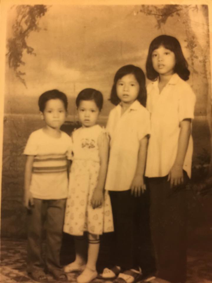 Lý Nhã Kỳ viết tâm thư cho bố nhân ngày Quốc Khánh và khoe hình bốn chị em cô thời bé.