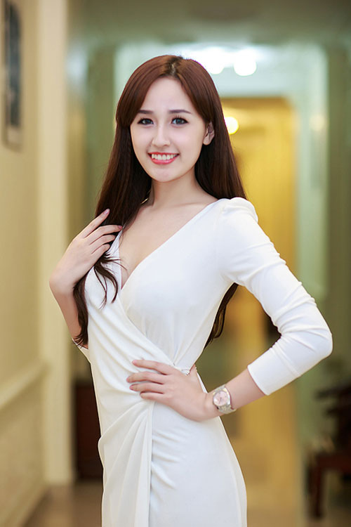 Vẻ đẹp sang trọng, trẻ trung của Hoa hậu Mai Phương Thúy.