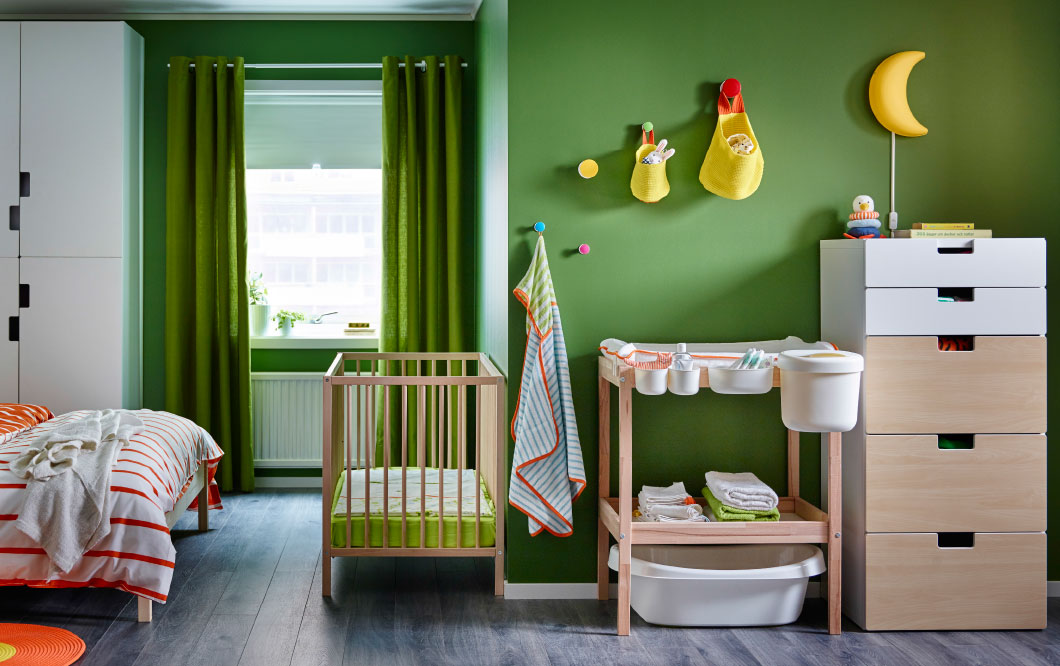 Màu xanh tươi mát cho trẻ sự năng động và sạch sẽ, cùng với đó là những vật dụng vệ sinh đáng yêu.
