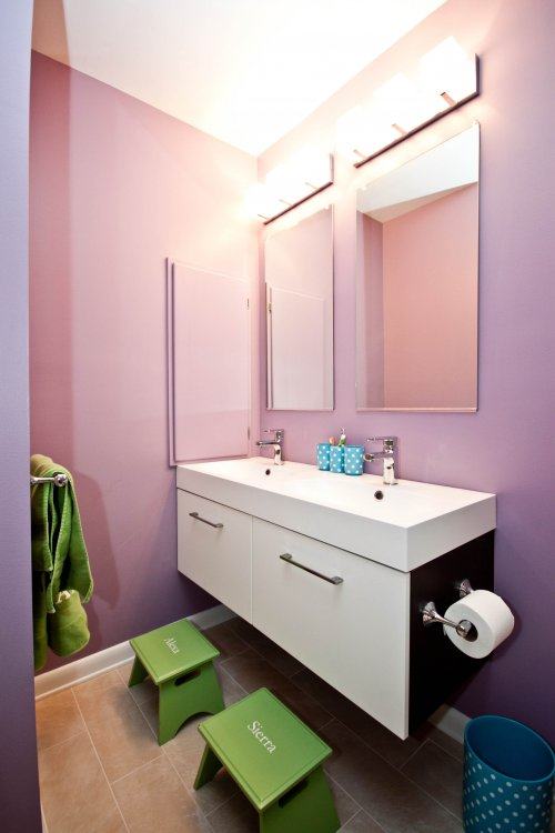 Phòng tắm màu hồng lãng mạn gợi cảm giác êm ái.