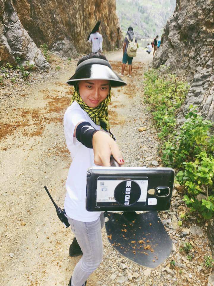 Ngô Thanh Vân miệt mài với vai trò đạo diễn. Người đẹp hào hứng 'Gậy selfie kiểu làm phim...chuyện này đâu khó'.