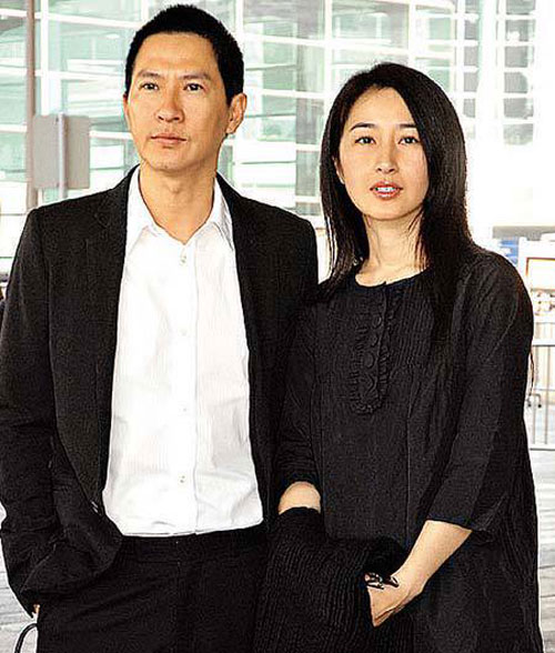 Năm 2003, cô kết hôn cùng nam tài tử Trương Gia Huy. Họ được xem là một trong những cặp tình nhân đẹp nhất của làng giải trí Hong Kong.