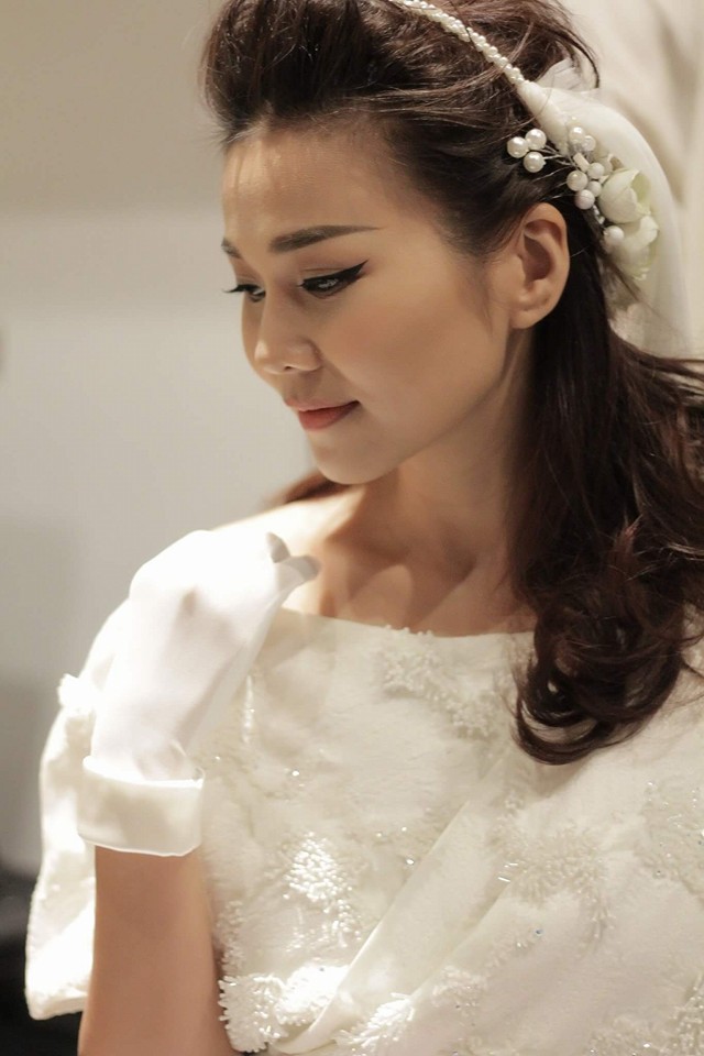 Thanh Hằng trở thành cô dâu xinh đẹp.