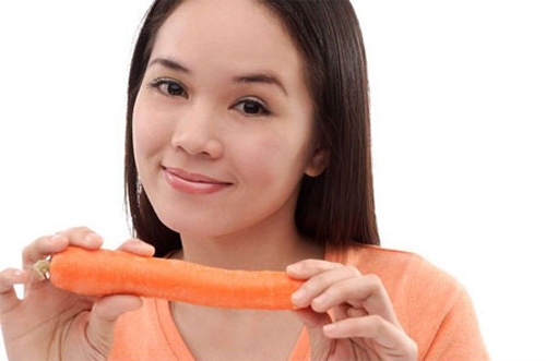 Cà rốt: Ăn cà rốt sống rất tốt cho sức khoẻ, giúp tăng cường beta carotence, vitamin A và rất hữu hiệu trong việc giảm cân vì loại củ này có lượng calo thấp.