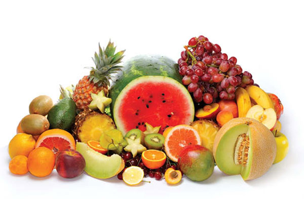 Trái cây không rõ nguồn gốc - nhiều người nghĩ rằng, ăn táo, nho, cam họ mua bên ngoài rất có lợi cho sức khỏe, nhưng sẽ rất bất ngờ nếu họ biết đây phần nhiều là những loại trái cây “bẩn”.