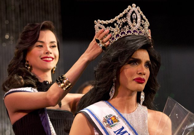 Cận cảnh nhan sắc tân Hoa hậu Gay Venezuela 2015