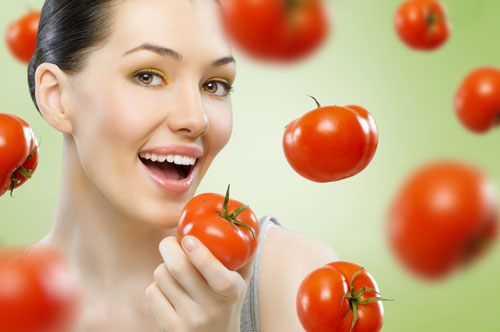 Từ nhiều cuộc thử nghiệm, các nhà nghiên cứu thấy rằng đây là loại thực phẩm có khả năng chống nắng hiệu quả. Bạn nên ăn cà chua nấu chín tốt hơn ăn cà chua sống.