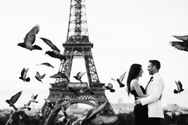Tháp Eiffel là nơi rất nhiều nhiếp ảnh gia lấy làm bối cảnh chụp hình.