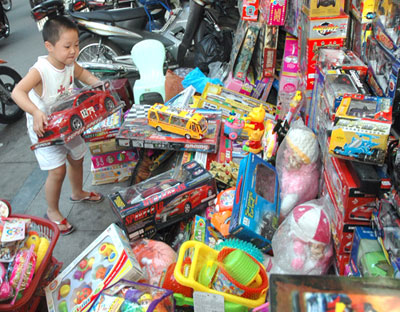 Những loại đồ chơi Trung Quốc cha mẹ đừng mua cho con